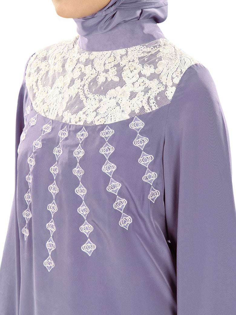 Ameenah Abaya Close Front