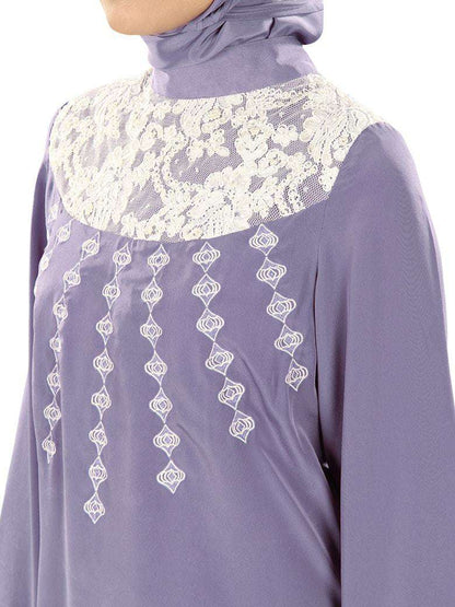 Ameenah Abaya Close Front